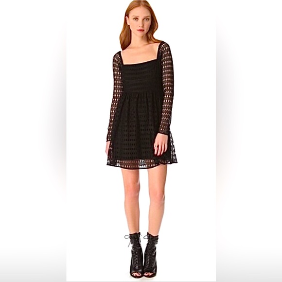 VIVA VENA Crochet Style Dress with FREE SHIPPING Size 10 - Picture 5 of 6